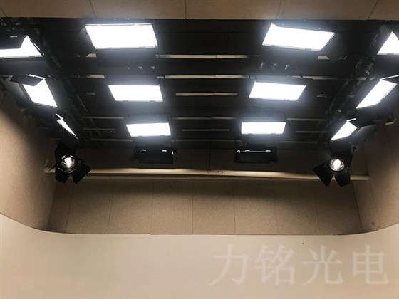 學校虛擬演播室燈光設備